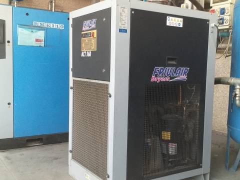 Sala compressori: 110 kW con essiccatore
